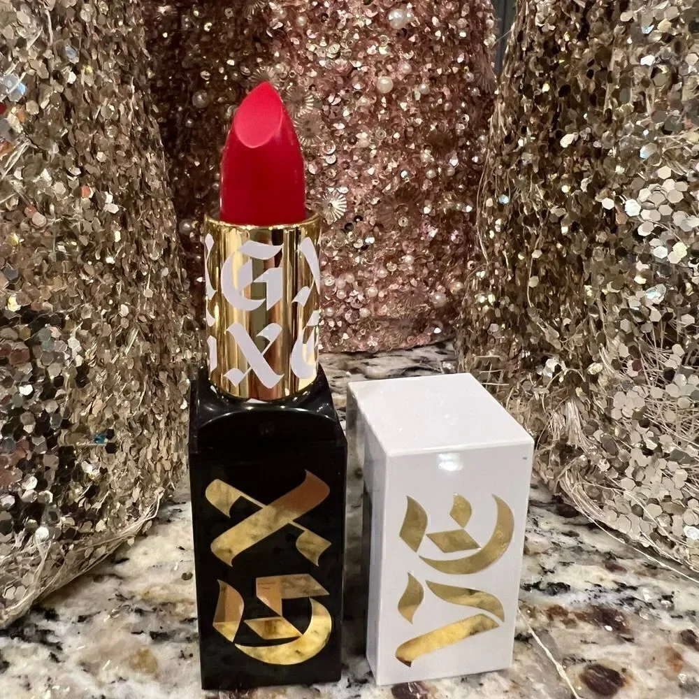 GXVE ANAHEIM SHINE HIGH-PERFORMANCE SATIN LIPSTICK BY Gwen stefani brand new